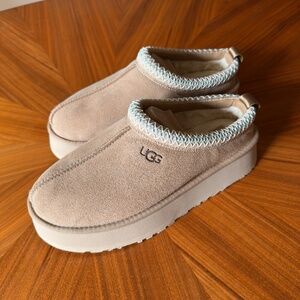 UGG Women's Tazz II, Color: Sand, size 9 NWT1!!